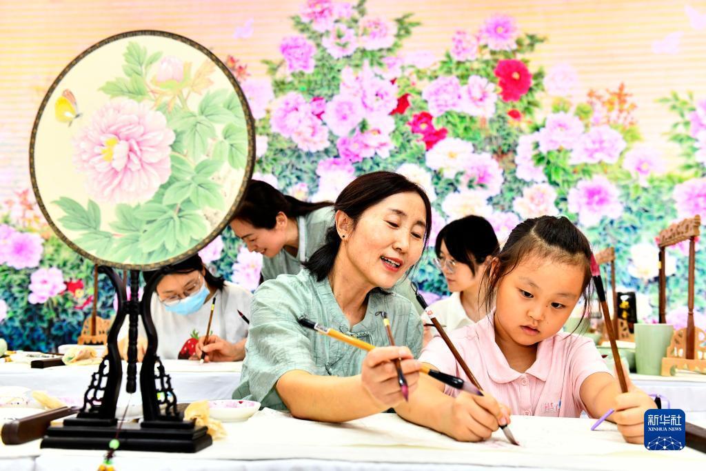 澳门梭哈王何谐